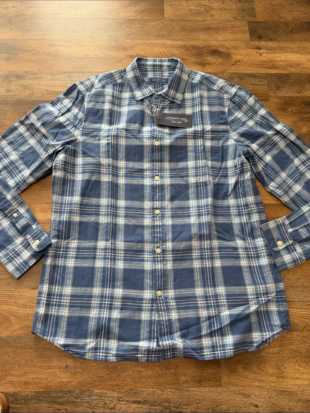 Vineyard Vines long sleeve button down shirt